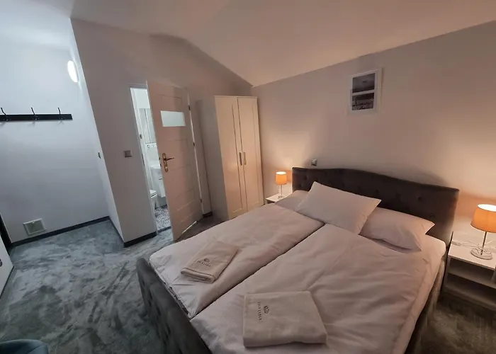 Snow Queen 斯克拉斯卡波伦巴