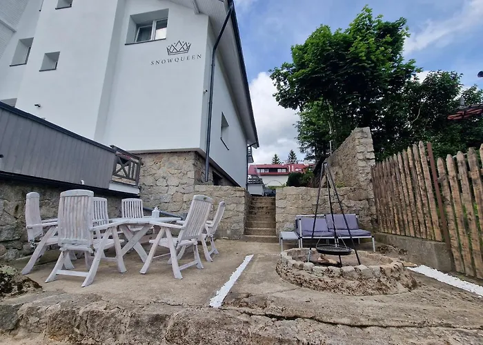 Snow Queen 招待所 3*