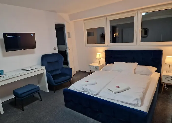 Snow Queen 招待所 3*