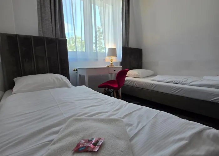 Snow Queen 招待所 斯克拉斯卡波伦巴